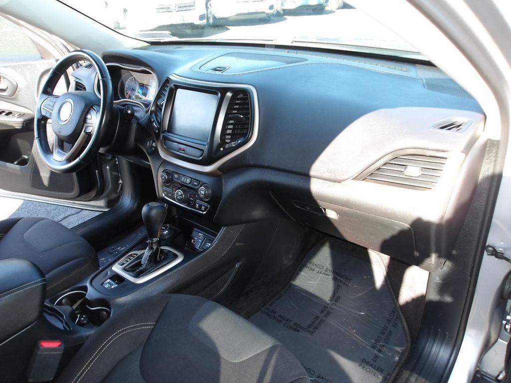 used 2017 Jeep Cherokee car, priced at $12,995