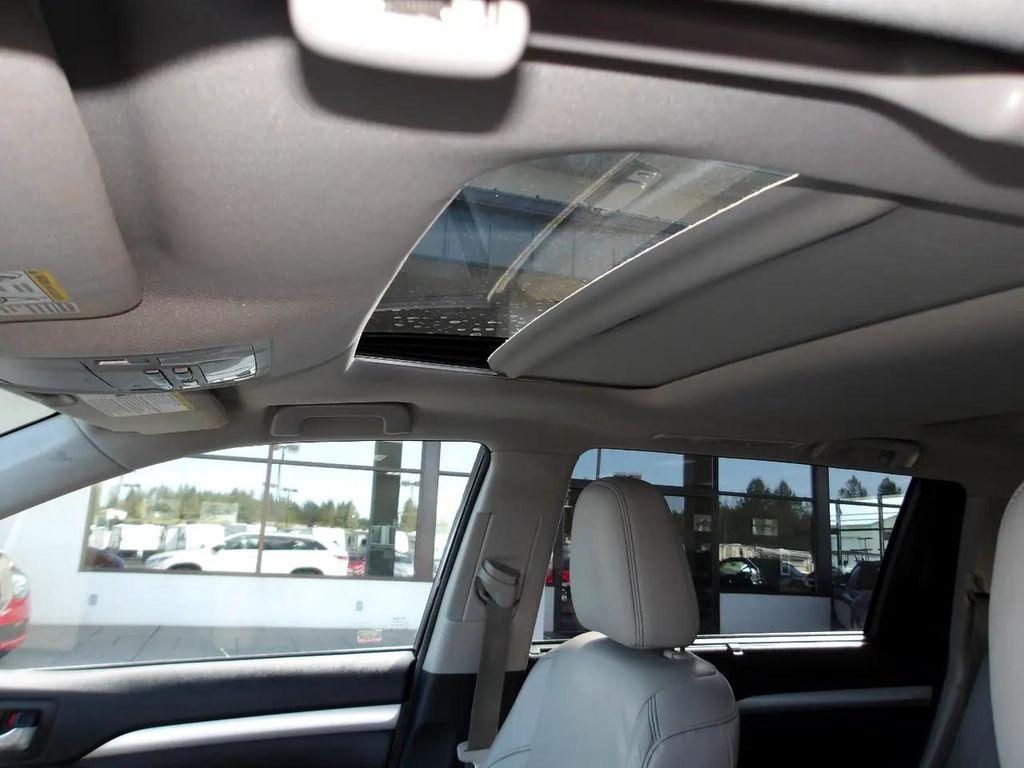 used 2015 Toyota Highlander car, priced at $15,995