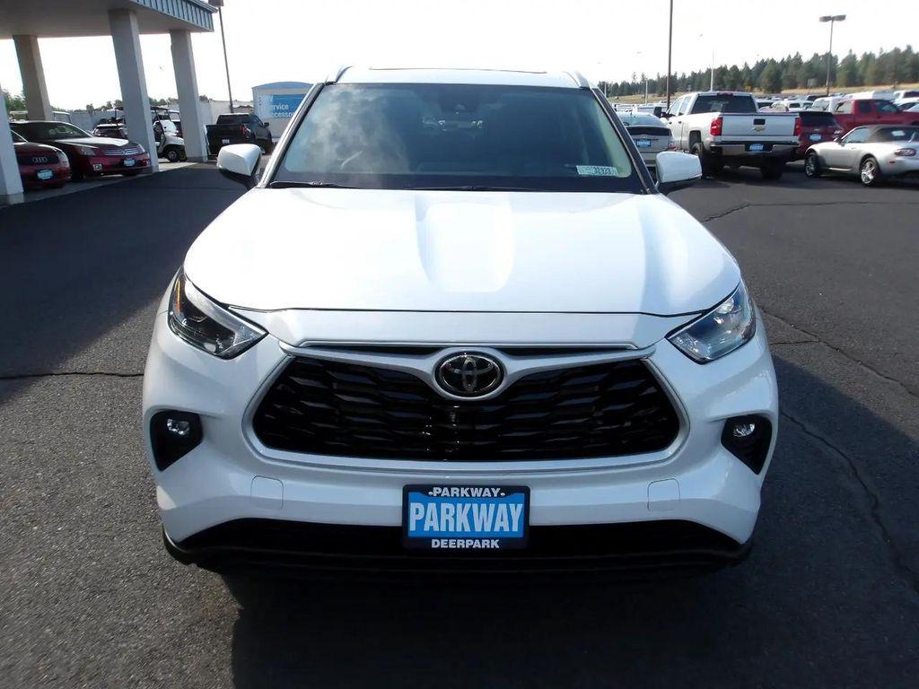 used 2023 Toyota Highlander car, priced at $41,995