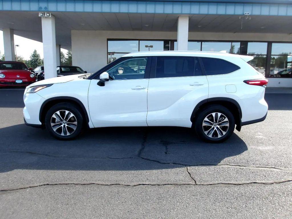 used 2023 Toyota Highlander car, priced at $41,995