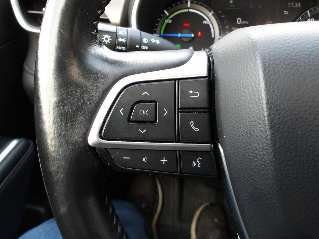 used 2020 Toyota Highlander Hybrid car, priced at $26,995