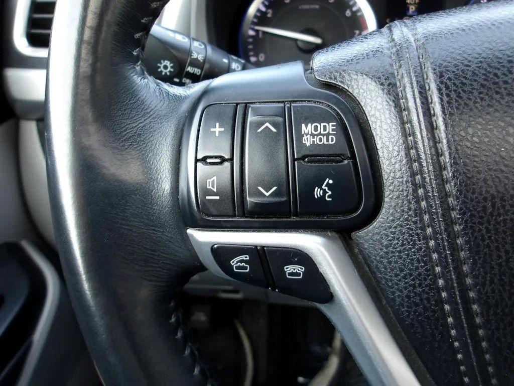 used 2014 Toyota Highlander car, priced at $13,485