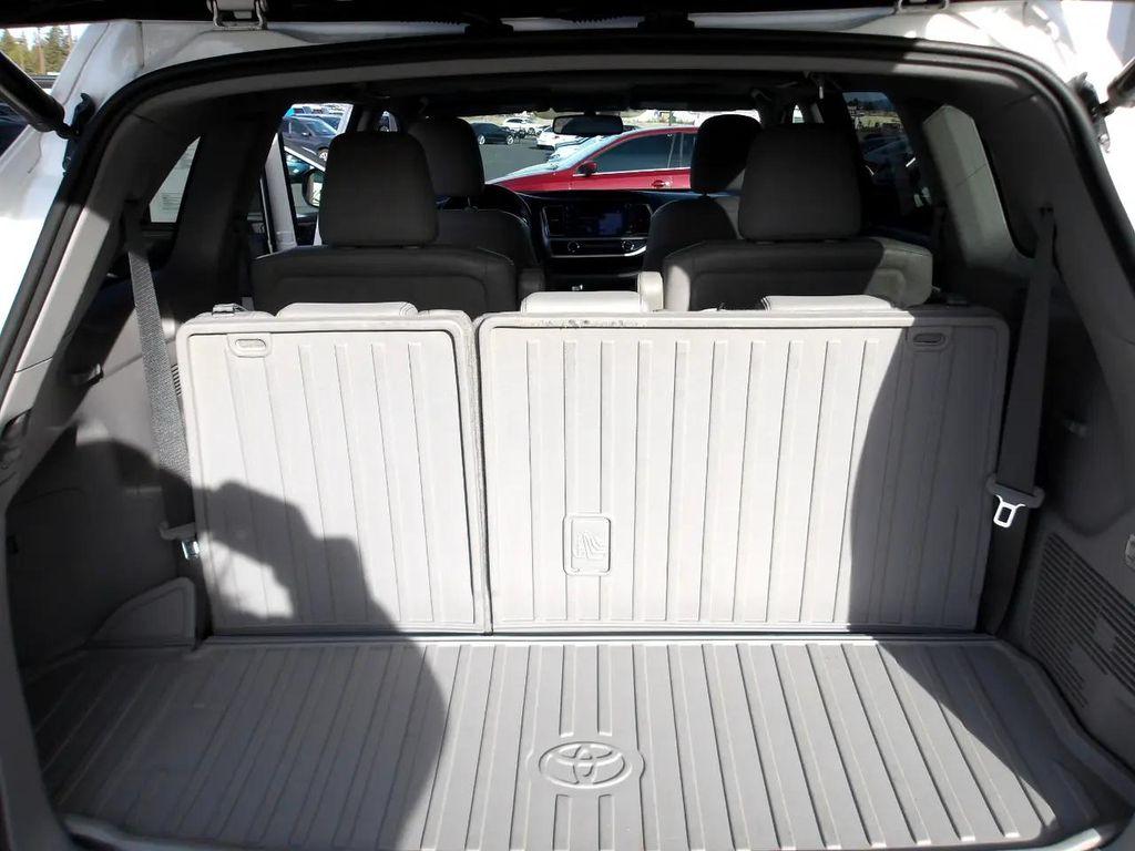 used 2014 Toyota Highlander car, priced at $13,485