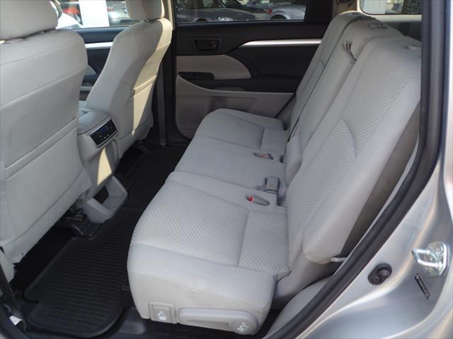 used 2014 Toyota Highlander car, priced at $11,985