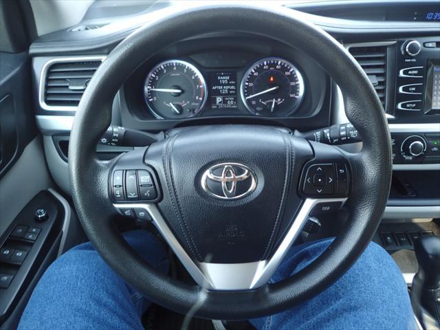 used 2014 Toyota Highlander car, priced at $11,985