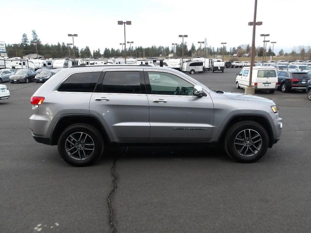 used 2017 Jeep Grand Cherokee car, priced at $12,995