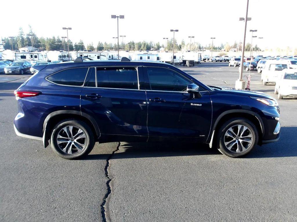used 2021 Toyota Highlander Hybrid car, priced at $28,245