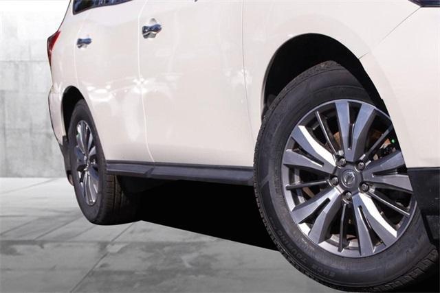 used 2020 Nissan Pathfinder car, priced at $17,450
