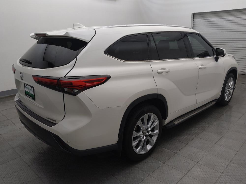 used 2021 Toyota Highlander car, priced at $28,495