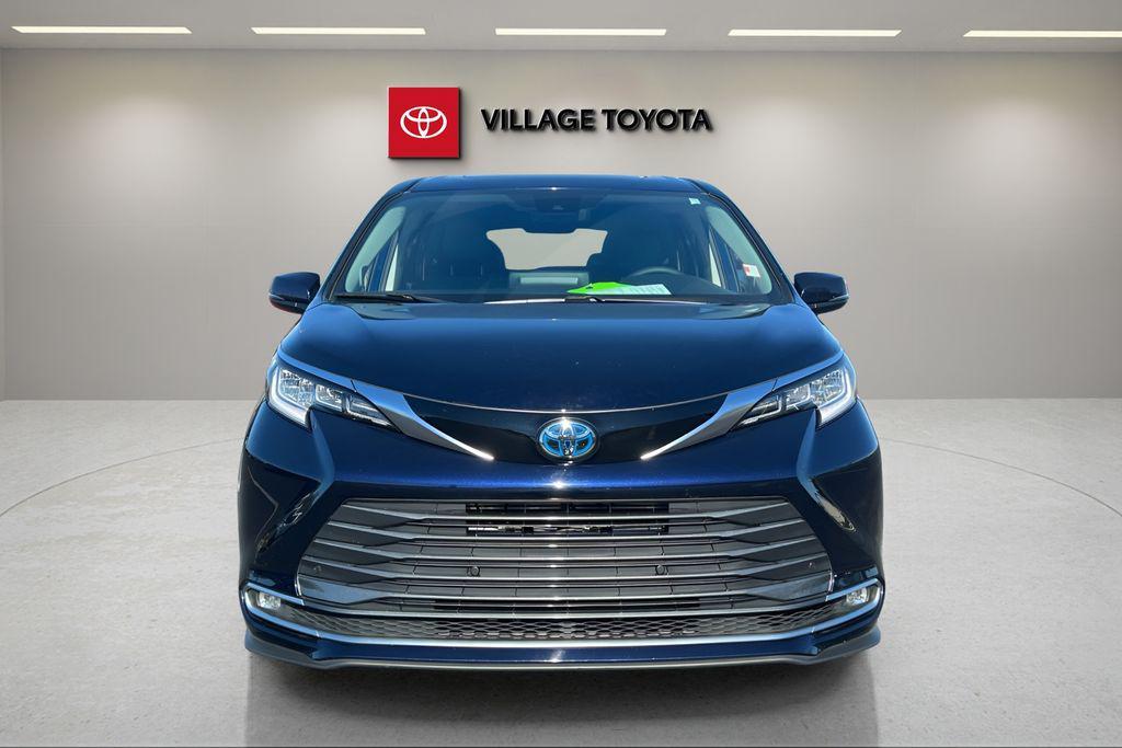 used 2022 Toyota Sienna car, priced at $39,991