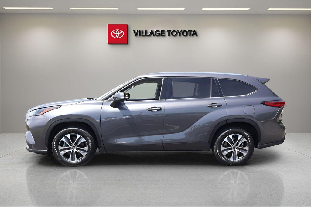used 2021 Toyota Highlander car, priced at $25,492