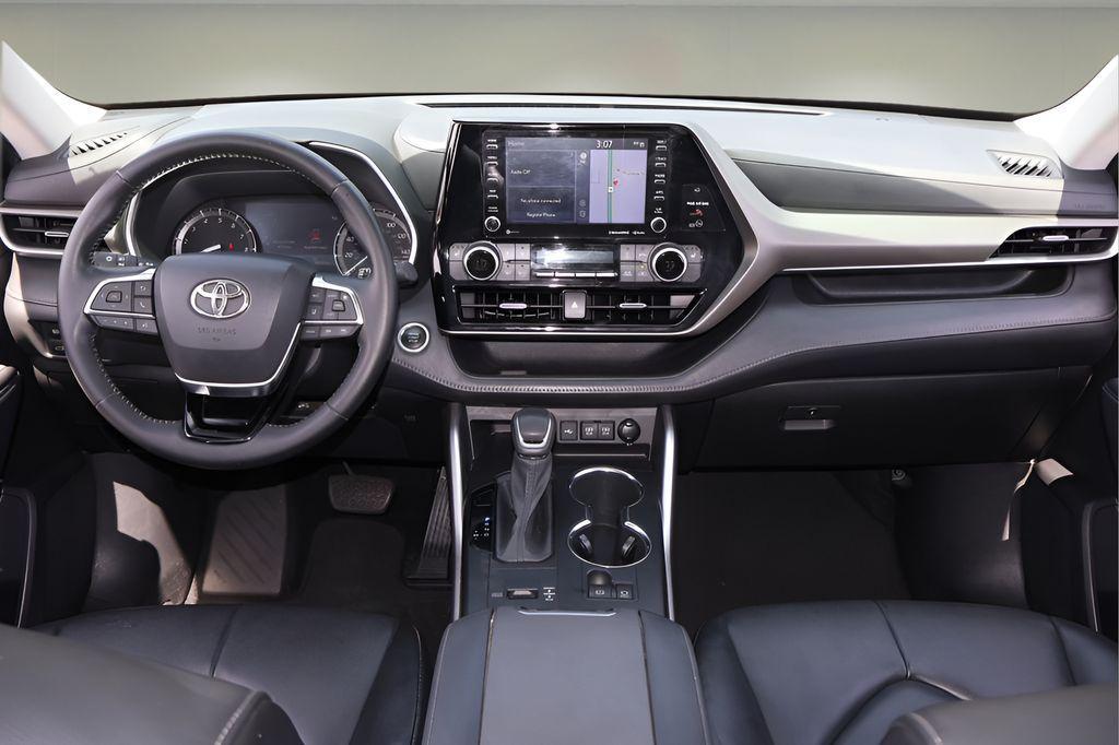 used 2021 Toyota Highlander car, priced at $25,492