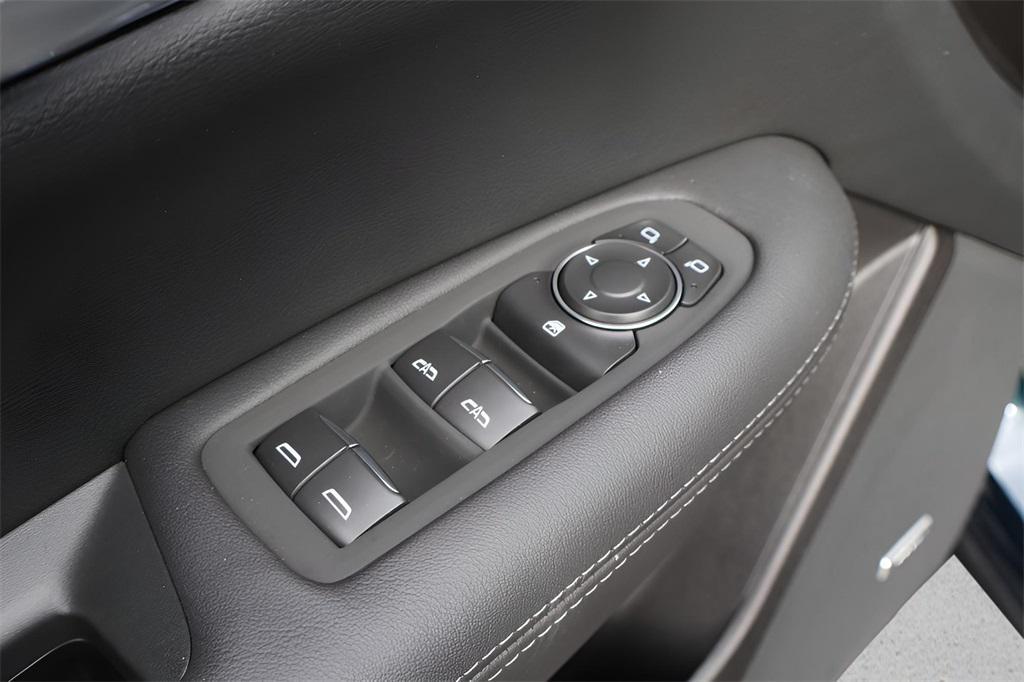 new 2026 Cadillac XT5 car, priced at $47,740