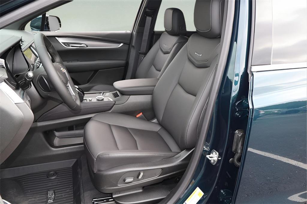 new 2026 Cadillac XT5 car, priced at $47,740