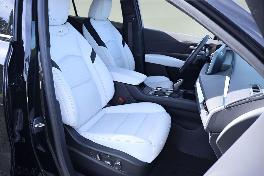 used 2024 Cadillac XT4 car, priced at $35,993
