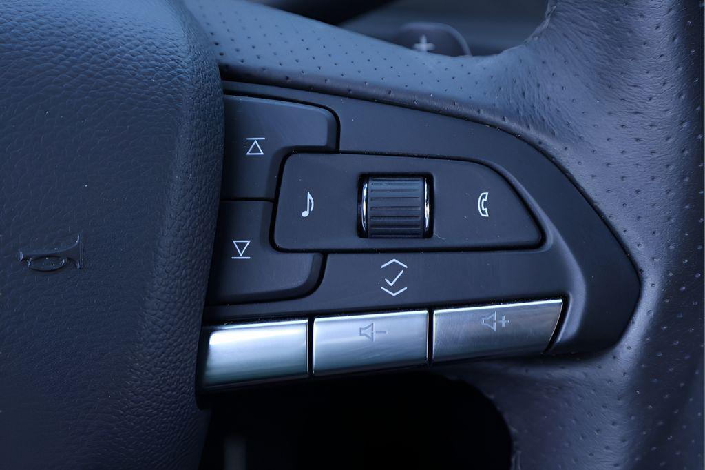 used 2024 Cadillac XT4 car, priced at $35,993