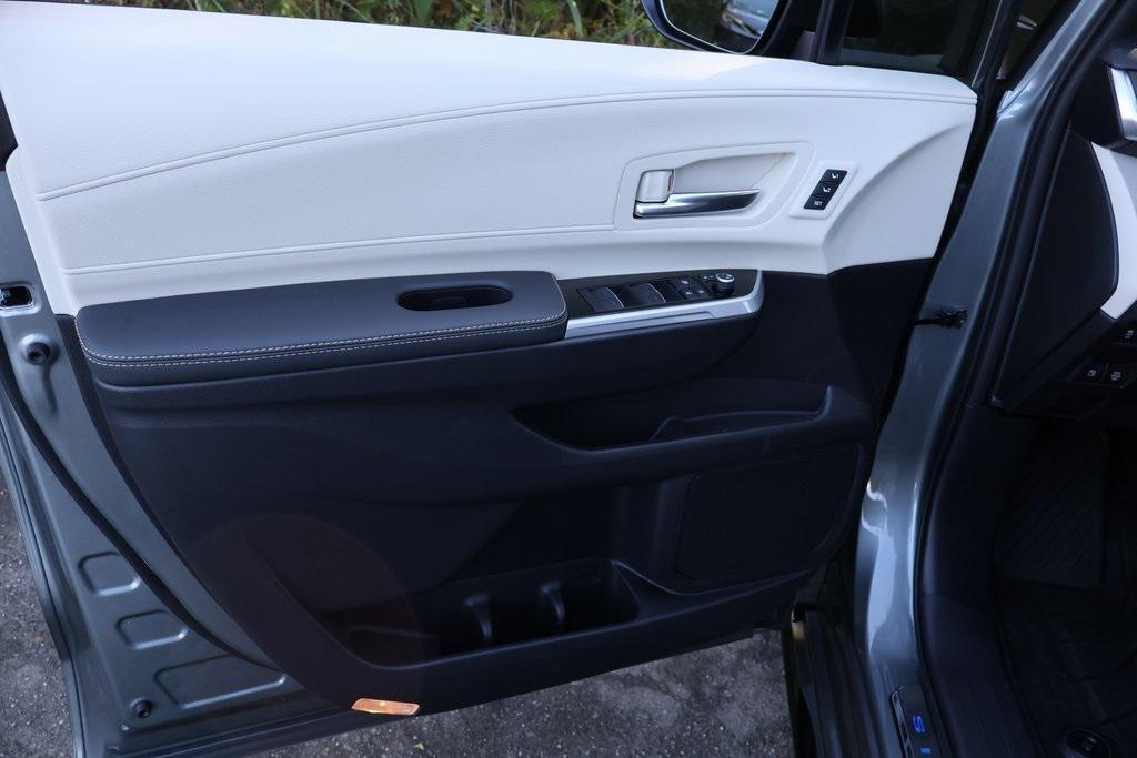 new 2026 Toyota Sienna car, priced at $60,441