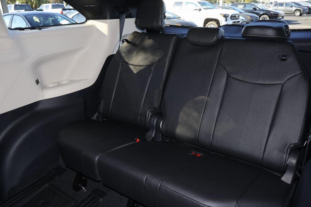 new 2026 Toyota Sienna car, priced at $60,441