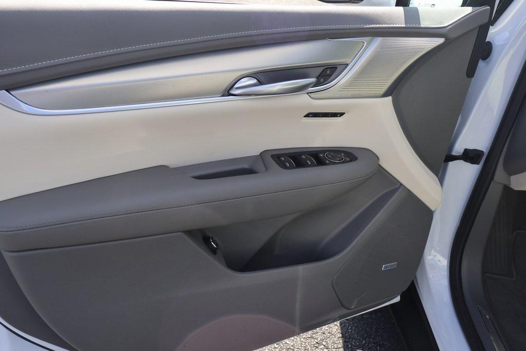 new 2026 Cadillac XT5 car, priced at $58,195