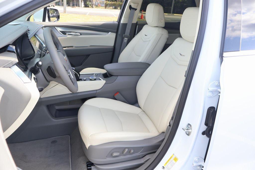 new 2026 Cadillac XT5 car, priced at $58,195