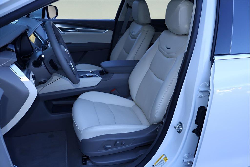 new 2026 Cadillac XT5 car, priced at $57,195