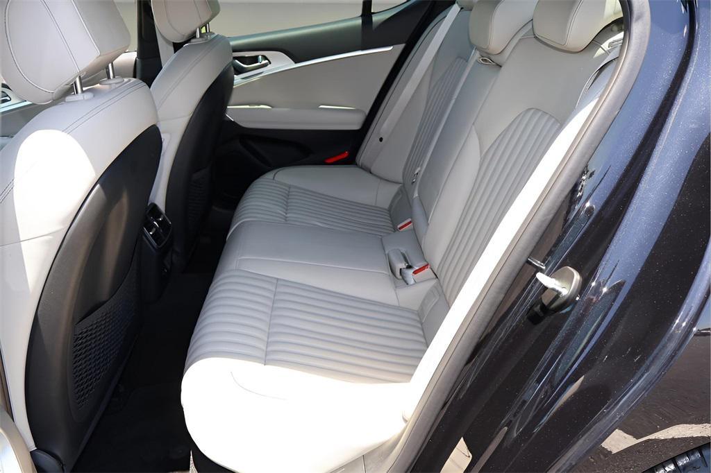 2023 Vik Black Genesis G70
