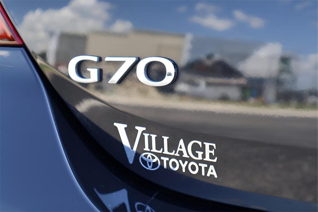 2023 Vik Black Genesis G70