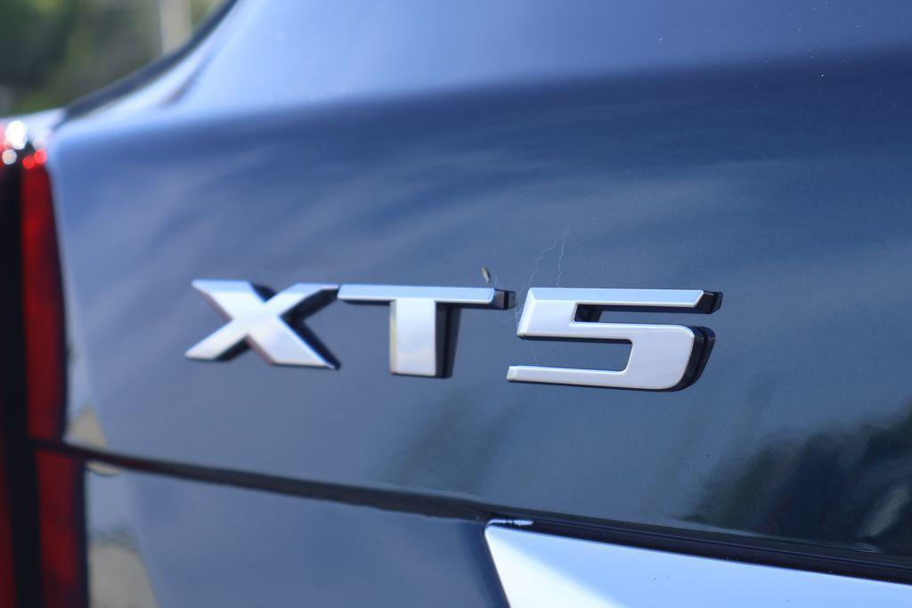 new 2026 Cadillac XT5 car, priced at $59,995