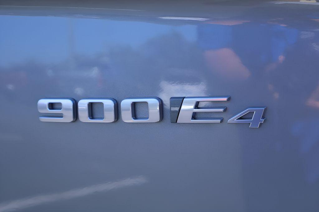 new 2026 Cadillac VISTIQ car, priced at $93,890