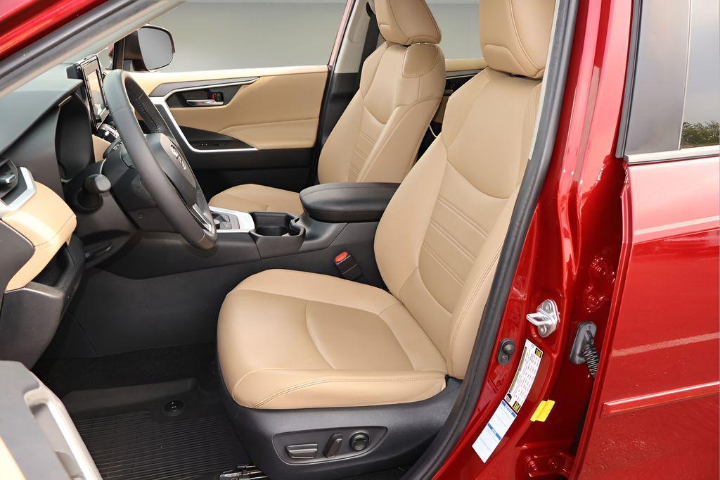 used 2021 Toyota RAV4 Hybrid car, priced at $28,991