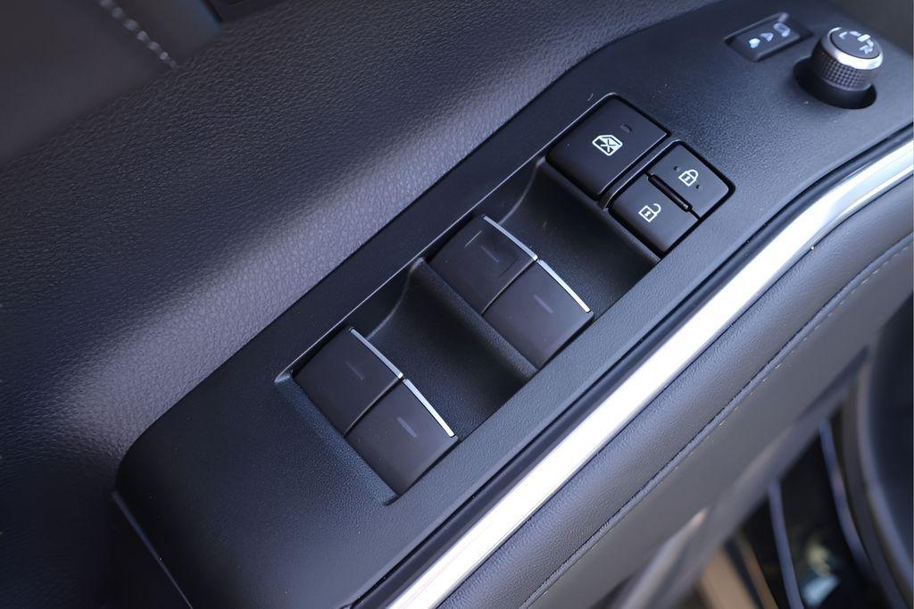 new 2026 Toyota Highlander Hybrid car, priced at $57,442