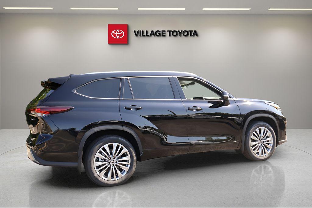 new 2026 Toyota Highlander Hybrid car, priced at $57,442