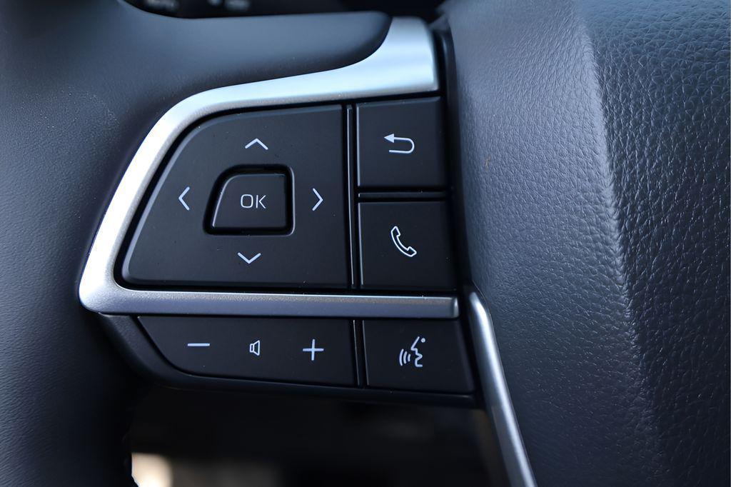 new 2026 Toyota Highlander Hybrid car, priced at $57,442