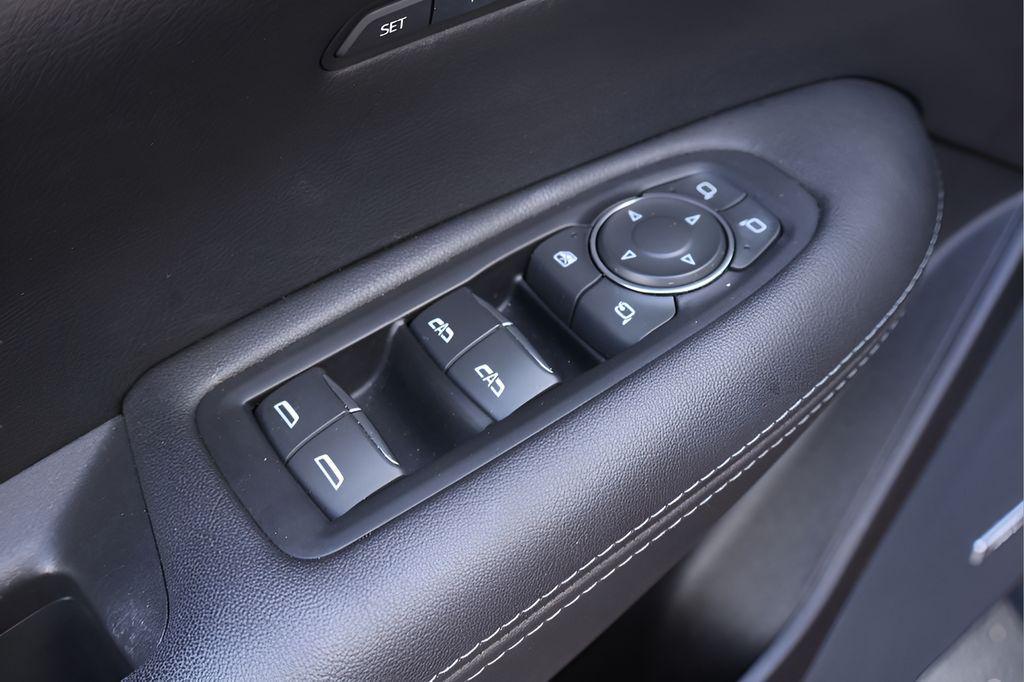 used 2023 Cadillac XT5 car, priced at $32,991