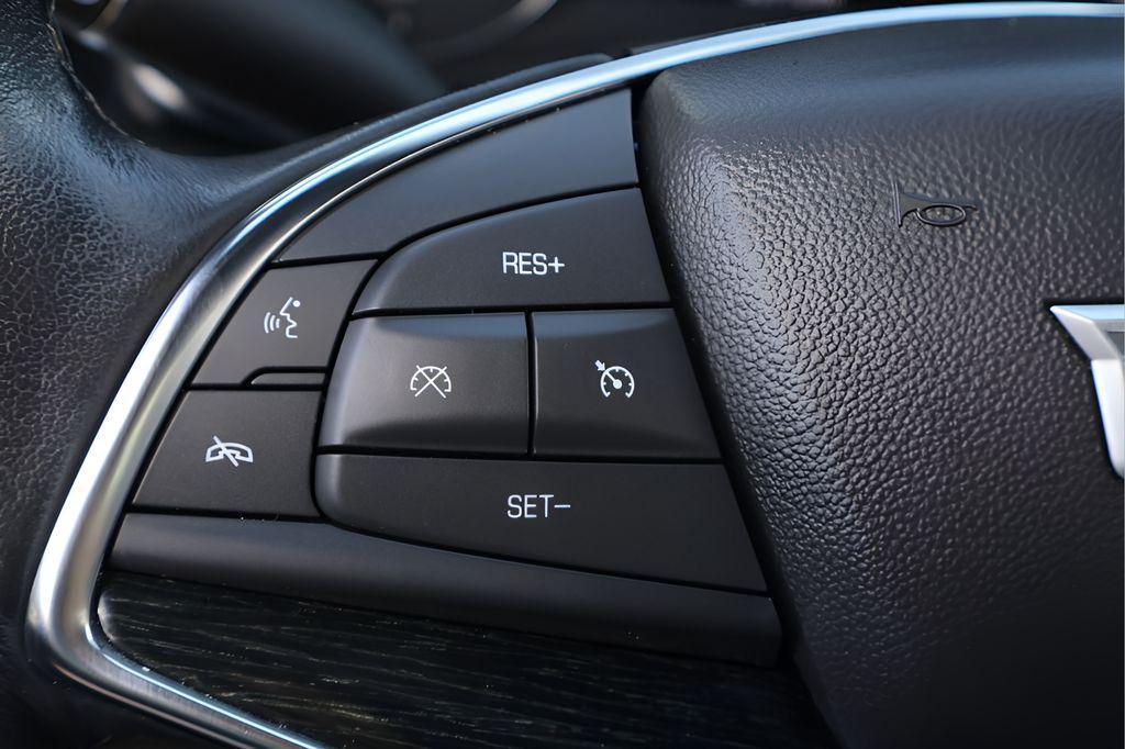 used 2023 Cadillac XT5 car, priced at $32,991