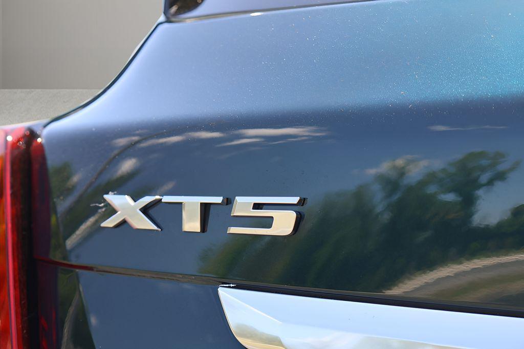 new 2026 Cadillac XT5 car, priced at $47,220