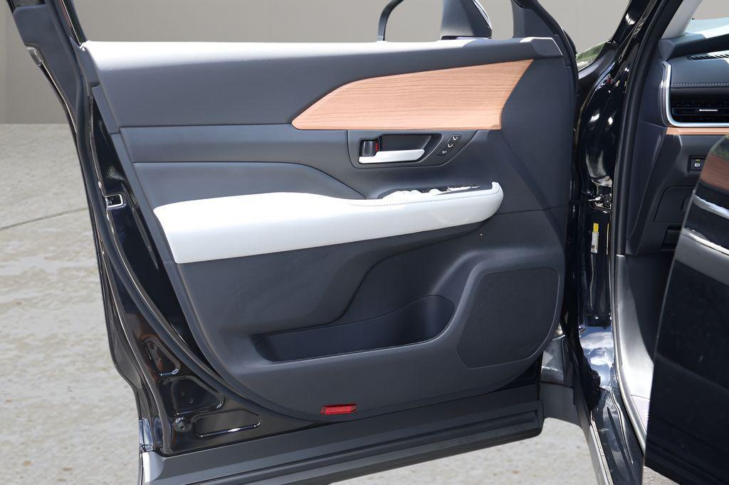new 2026 Toyota Grand Highlander Hybrid car, priced at $57,373
