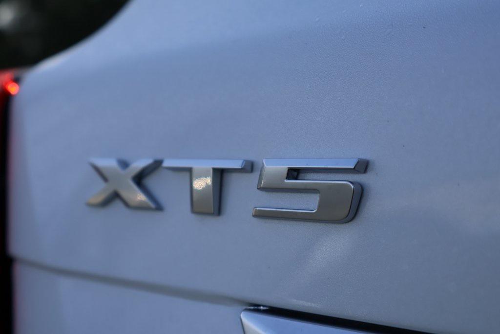new 2026 Cadillac XT5 car, priced at $47,329