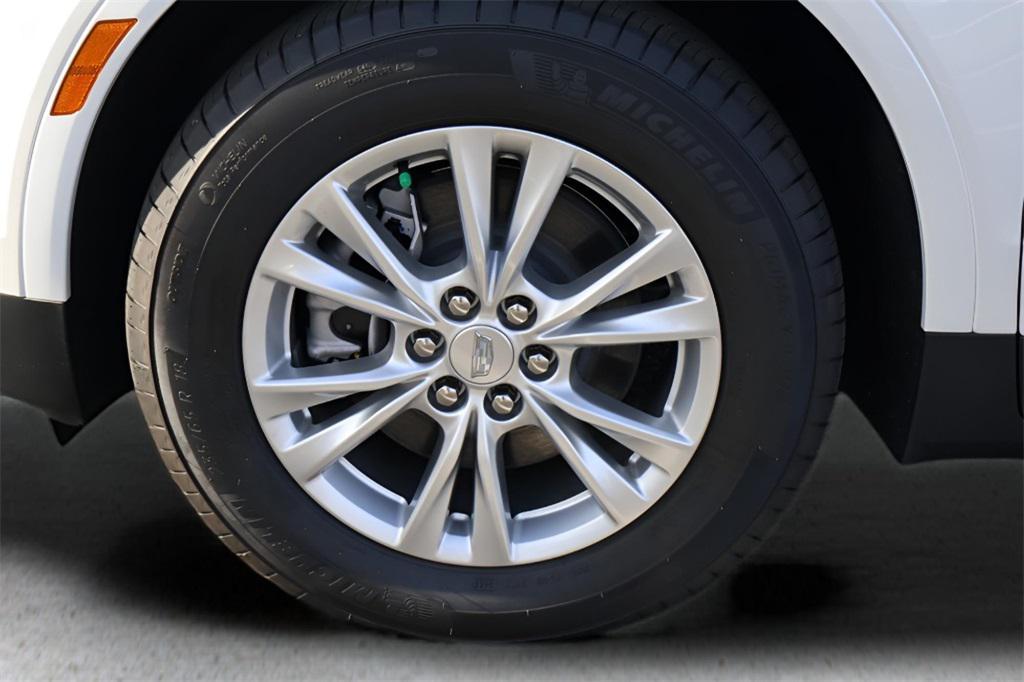 new 2026 Cadillac XT5 car, priced at $47,329