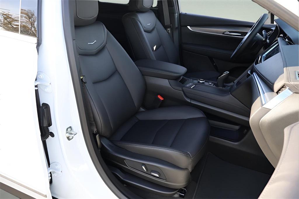 new 2026 Cadillac XT5 car, priced at $47,329