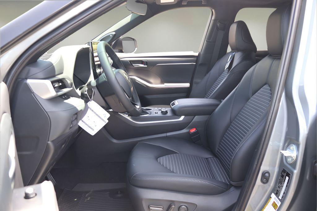 new 2026 Toyota Highlander car, priced at $52,107