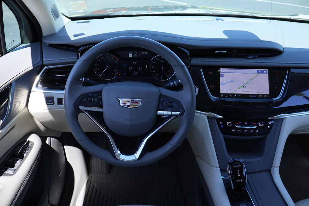 used 2025 Cadillac XT6 car, priced at $44,991