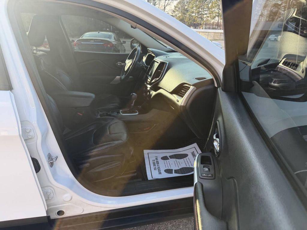 used 2018 Jeep Cherokee car, priced at $10,995