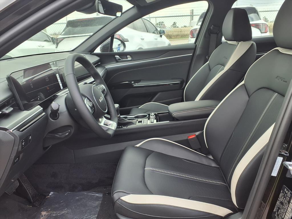 new 2026 Kia K5 car, priced at $27,486