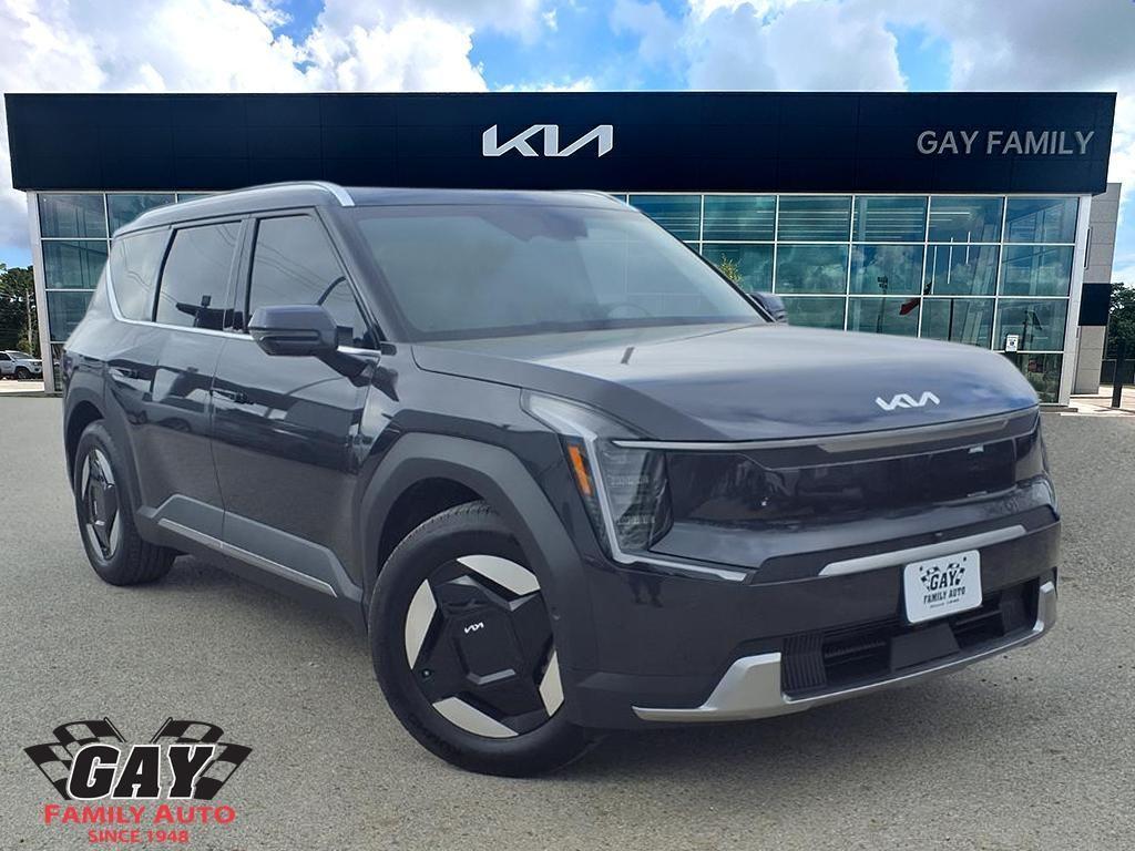 new 2026 Kia EV9 car, priced at $52,629