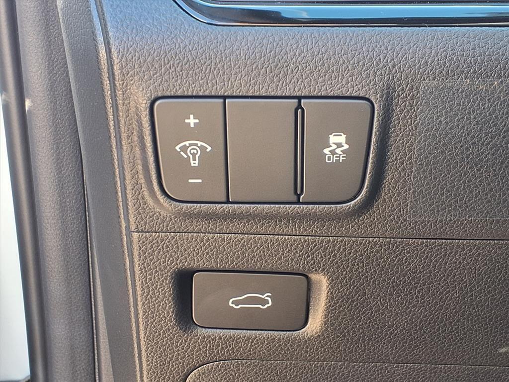 new 2026 Kia K5 car, priced at $30,932