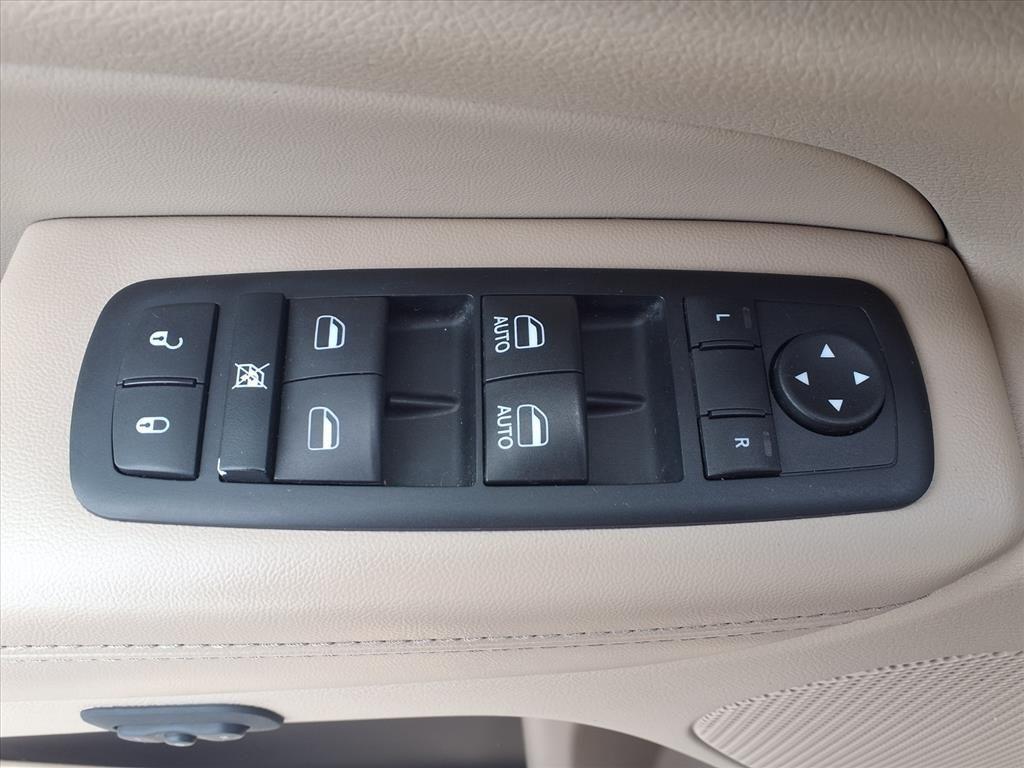 used 2017 Jeep Grand Cherokee car, priced at $17,991