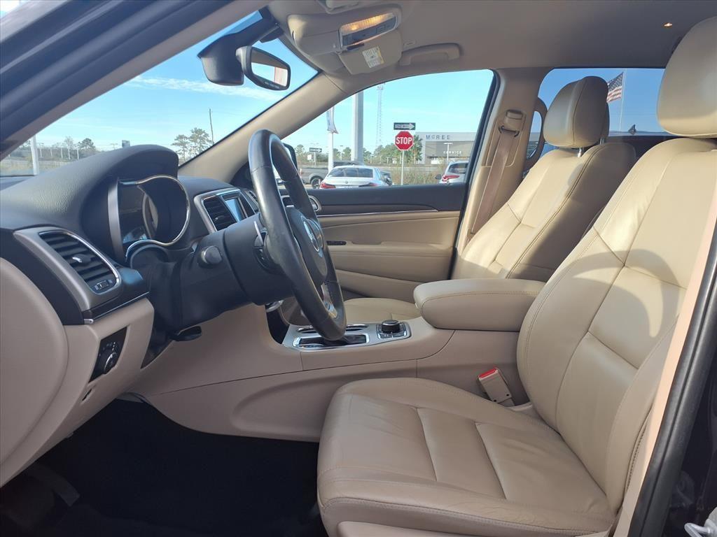 used 2017 Jeep Grand Cherokee car, priced at $17,991