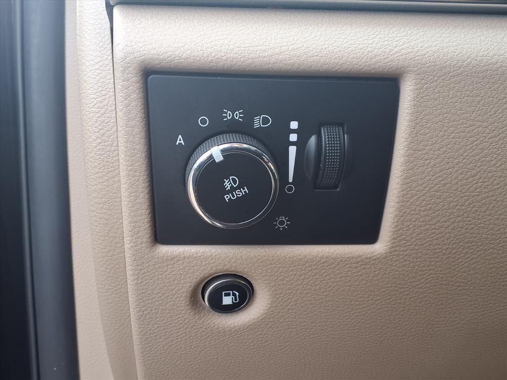 used 2017 Jeep Grand Cherokee car, priced at $17,991