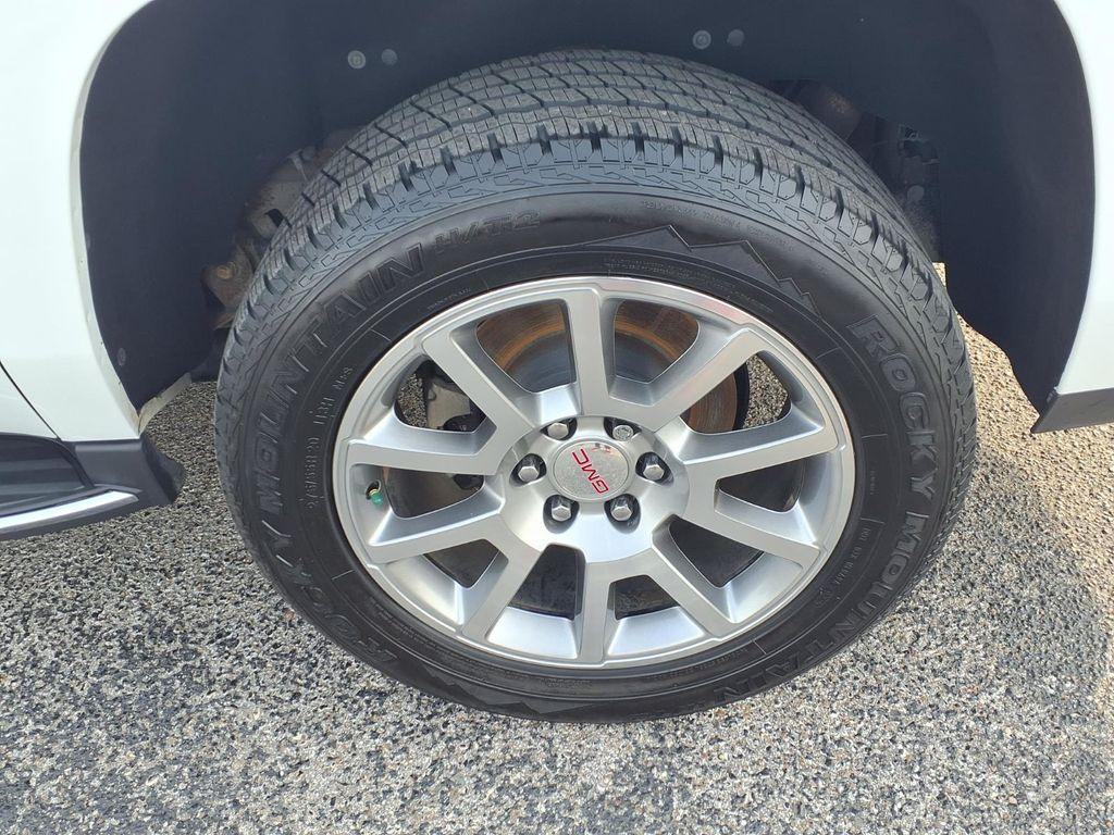 used 2018 GMC Yukon XL car, priced at $28,216
